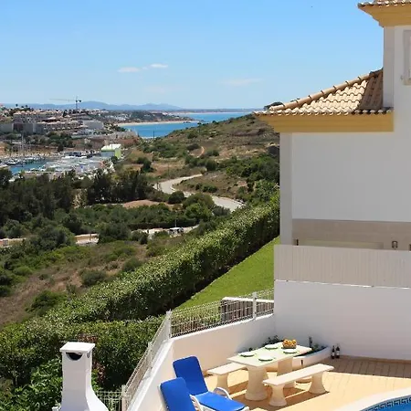 Sunny Villa *